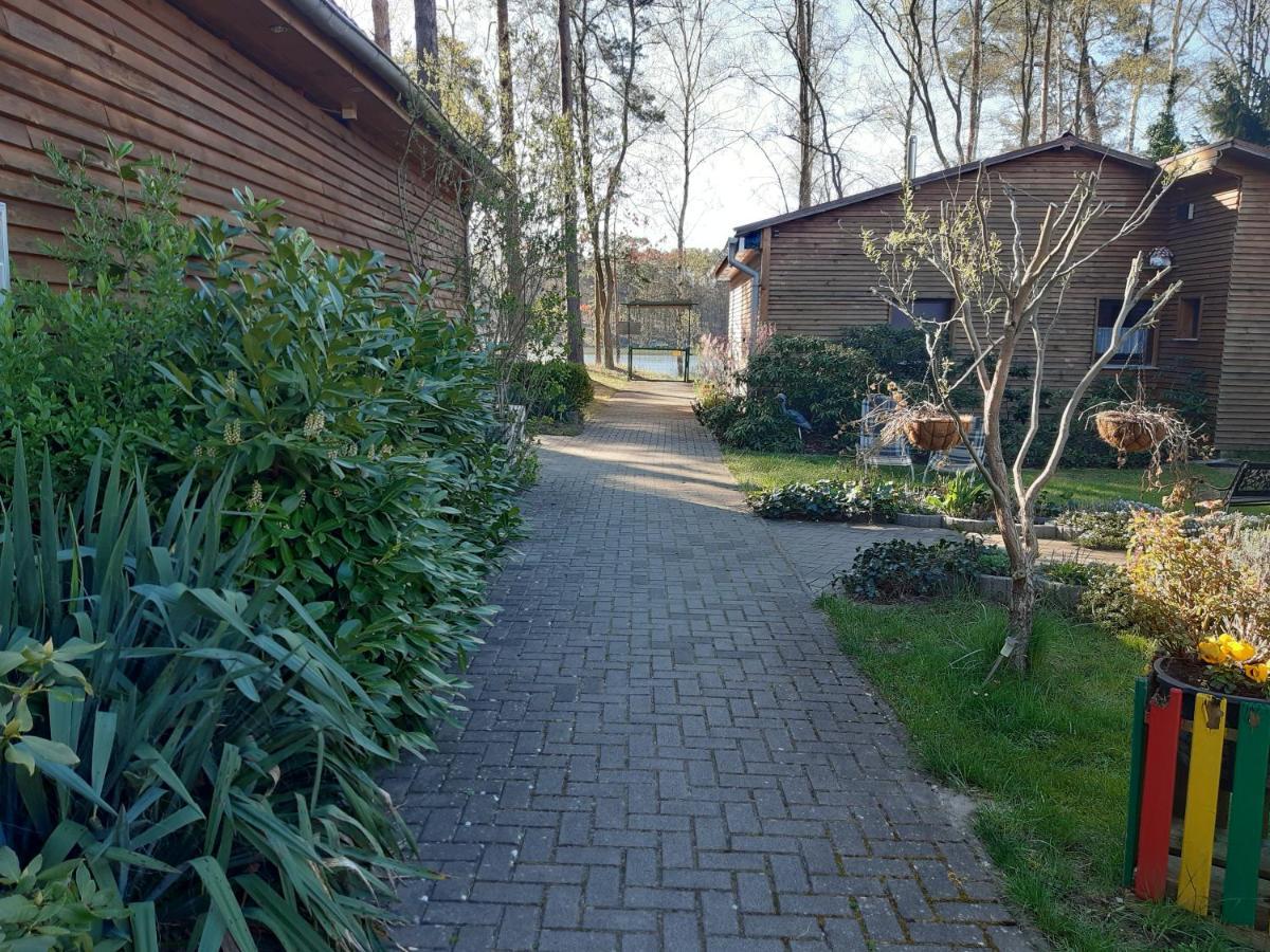 Monikas Gaestehaeuser Seeblick Himmelpfort Exterior foto